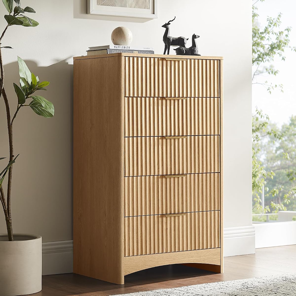 Amada Tall 5 Drawer Dresser, Modern Fluted Vertical Chest with Rounded Corners, Pre-Installed Drawer Slides & Narrow Storage Design for Bedroom or Hallway in Natural Oak